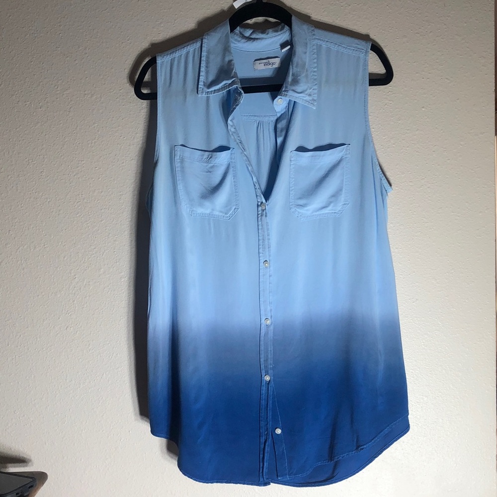 Indigo Sleeveless Ombre Button-Down Top in Blue, Size XL
